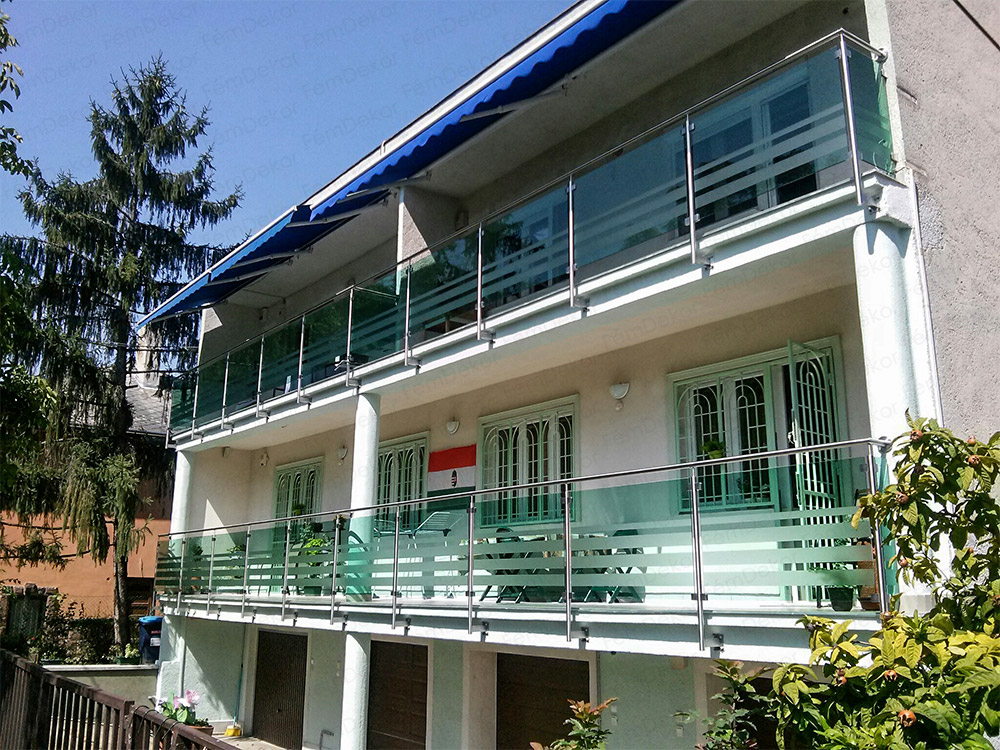 csikozott mintas oszlopos uvegkorlat 04