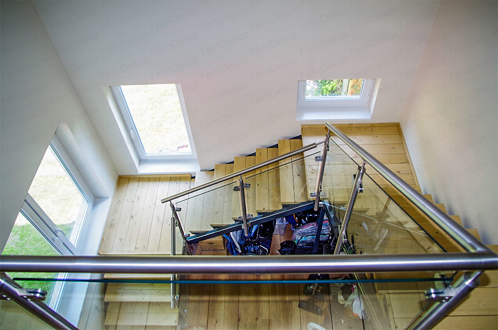 fem szerkezetre oszlopos uvegkorlat 10