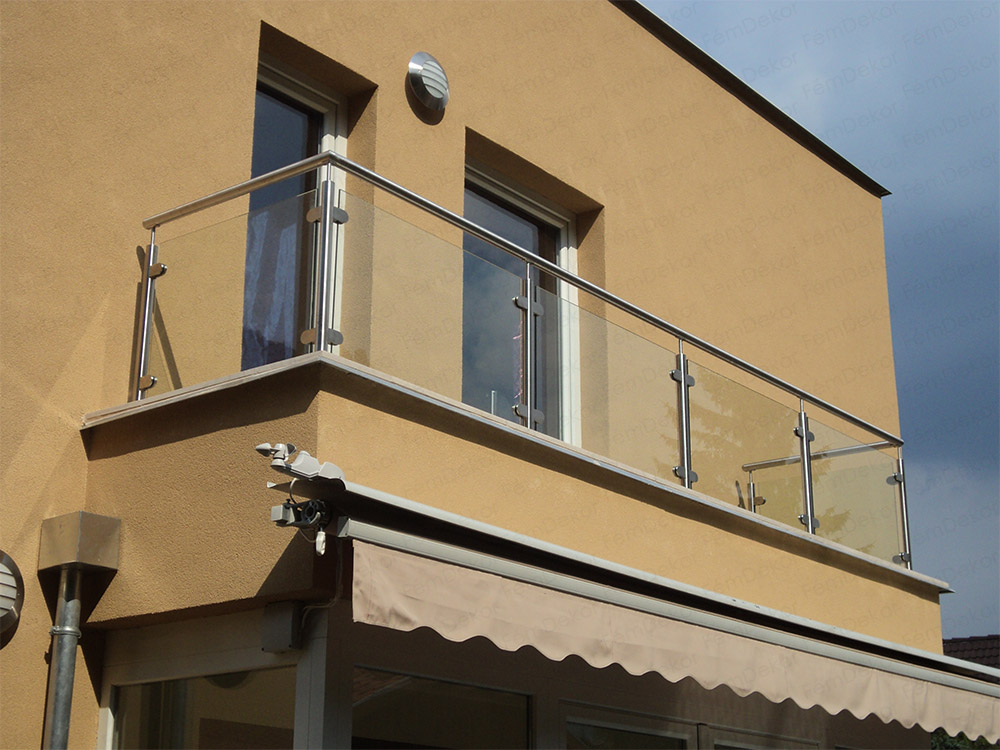 oszlopos uveg erkely korlat 02