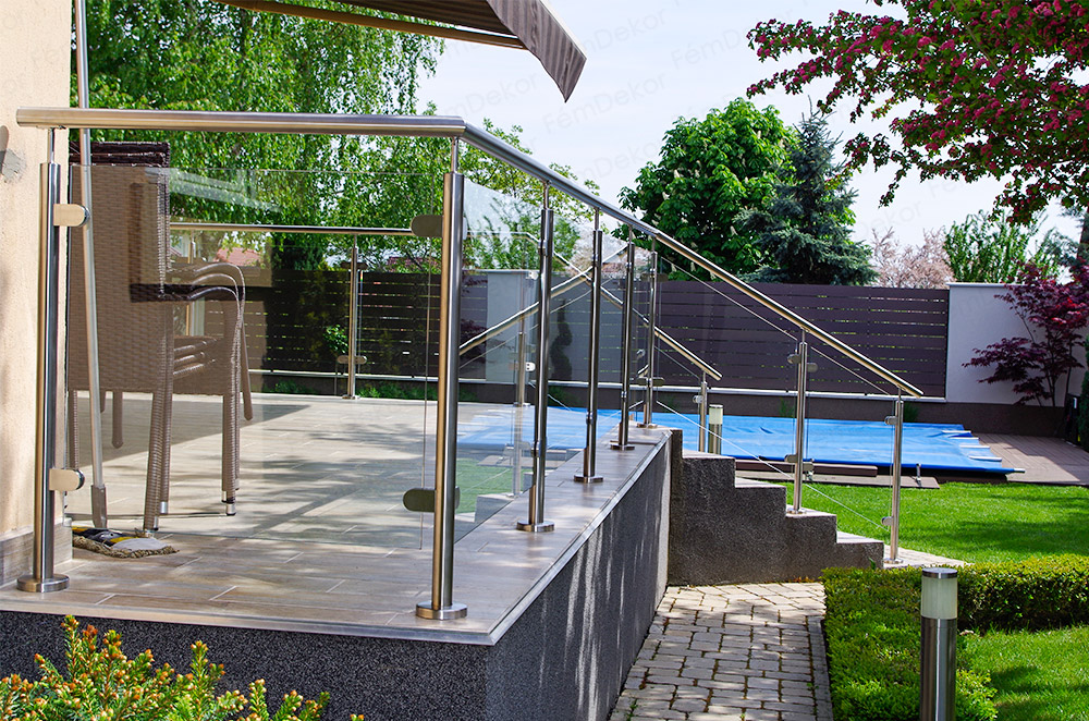 rozsdamentes uvegkorlat teraszra 01