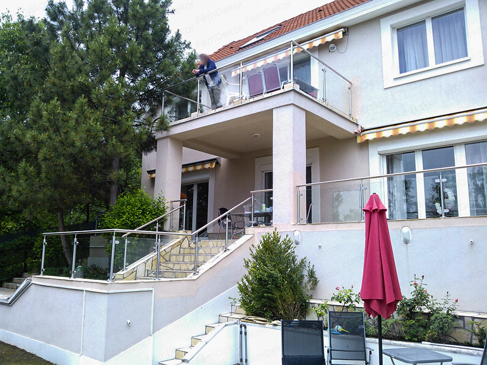 uvegkorlat kapaszkodoval 04